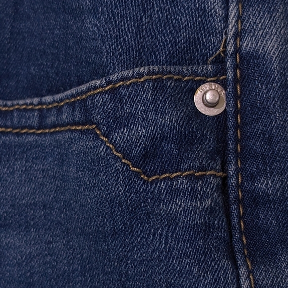 Medium wash long tall flared stretchy high rise jeans - Picture 7 of 8